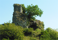 The remains of the castle of Izaut-de-L’Hôtel